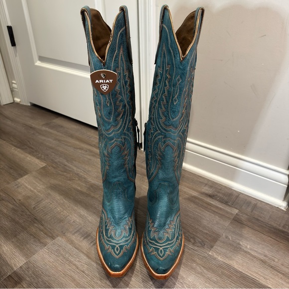 Ariat Casanova Western Leather Cowboy Boots in Blue - Picture 6 of 16